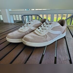 Old Navy Tan Lace Up Sneakers
